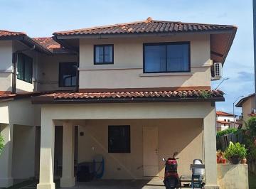 Casa · 190m² · 2 Recámaras · 2 Estacionamientos · Casa en Venta Woodlands Panama Pacifico