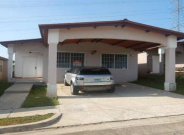 Casa de 3 habitaciones, Arraiján · En Venta, Excelente Ubicación Brisas del Golf Arraijan, Calle 8, Casa E - 21