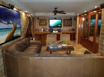 Casa de 4 habitaciones, Panamá · Casa en Venta - Costa del Este
