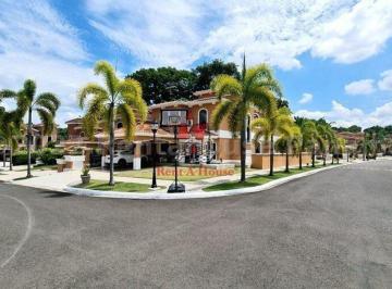 Casa de 4 habitaciones, Panamá · Vendo Casa de Esquina y Piscina en PH Res. Clayton Village 420 m² Mrm