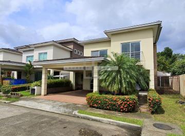 Casa de 4 habitaciones, Panamá · Vendo Casa Unifamiliar en Dorado Village - Altos de Panamá. Negociable