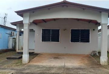 Casa · 142m² · 3 Recámaras · 2 Estacionamientos · Vendo Casa Brisas del Golf Arraijan