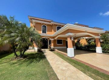 Casa de 3 habitaciones, San Carlos · Ventad de Casa con Piscina y Amplia Terraza en Clayton Village