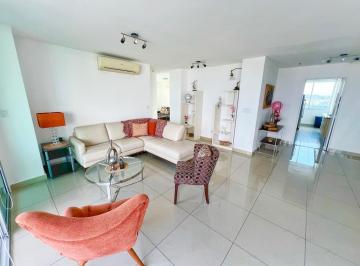 Apartamento · 188m² · 3 Recámaras · 2 Estacionamientos · Apartamento en Venta en PH Sevilla Costa del Este – Lh