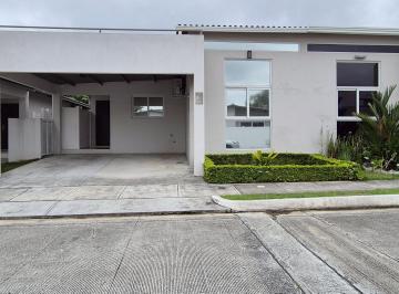 Casa · 125m² · 3 Recámaras · 2 Estacionamientos · Venta de Casa en Costa Sur PH Villa Sur L. T