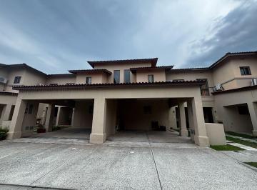 Casa · 180m² · 2 Recámaras · 2 Estacionamientos · Casa en Alquiler Woodlands Panama Pacifico