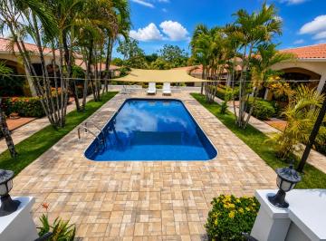 Apartamento de 2 habitaciones, David · Bonito Condominio en Venta en Cuesta del Sol, David