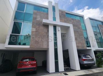 Casa de 4 habitaciones, Panamá · Venta Casa en Altos del Golf Ih