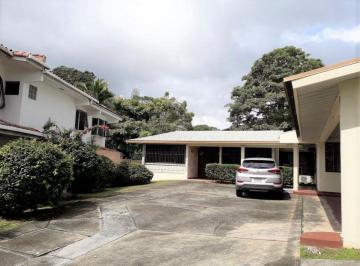 Casa de 4 habitaciones, Panamá · Venta de Casa en Betania