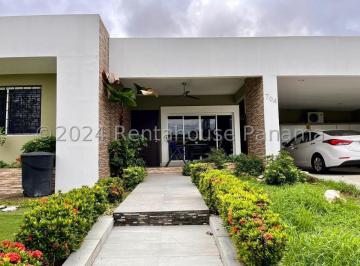 Casa de 3 habitaciones, Panamá · Venta de Casa en Betania