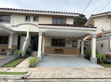 Casa · 240m² · 3 Recámaras · 2 Estacionamientos · PH. Ville Di Firenze, Albrook - Jac