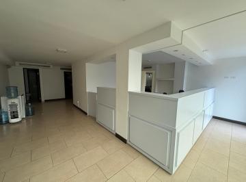 Oficina comercial · 131m² · 2 Estacionamientos · Oficina en Alquiler Calle 50 Panamá – PH Embajador - 131 m² - Jac