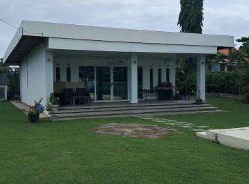 Casa · 100m² · 2 Recámaras · 5 Estacionamientos · Venta de Casa de Playa con Piscina en Coronado 983 m