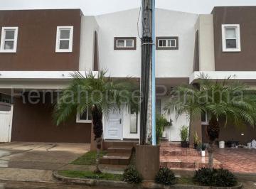 Casa de 3 habitaciones, San Miguelito · Oportunidad. Vendo Casa en PH Everest Paseo del Norte. 157 m².