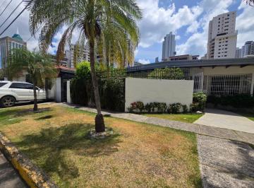 Casa · 275m² · 3 Recámaras · 2 Estacionamientos · Venta de Casa con Alto Potencial de Inversión en Marbella