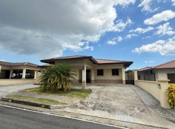 Casa de 4 habitaciones, Dolega · Casa Súper Amplia de 4 Habitaciones en Alquiler – Doral Villas, Los Algarrobos. con Rooftop