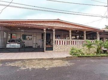 Casa · 300m² · 3 Recámaras · 2 Estacionamientos · Vendo Casa en Arraijan - El Eden