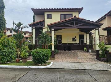 Casa de 3 habitaciones, Panamá · Venta Casa Las Cumbres