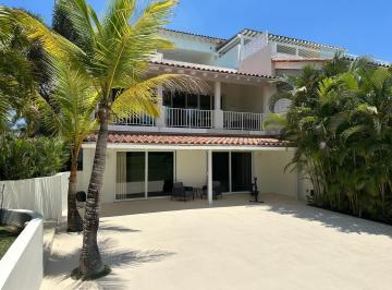 Casa · 297m² · 4 Recámaras · 2 Estacionamientos · Venta de Casa en Buenaventura, PH Ocean Lake