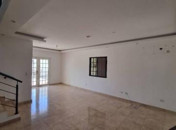 Casa · 267m² · 3 Recámaras · 2 Estacionamientos · Venta de Casa en Vistas del Lago, Las Cumbres
