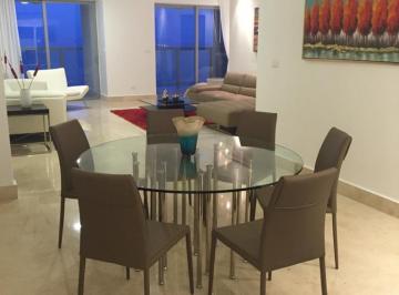 Apartamento · 260m² · 4 Recámaras · 2 Estacionamientos · Alquiler de Apartamento en PH Yoo. Vc