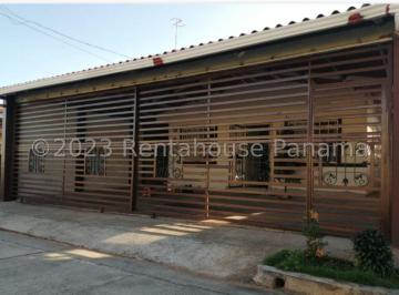 Casa de 3 habitaciones, Panamá · Venta de Casa en 24 de Diciembre Ddb24 - 2802