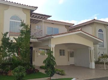 Casa · 306m² · 3 Recámaras · 2 Estacionamientos · Venta de Casa en Brisas del Pacífico, Brisas del Golf