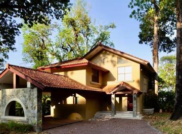 Casa · 271m² · 3 Recámaras · 3 Estacionamientos · Alquiler de Casa en Clayton - PH Senderos de Camino de Cruces