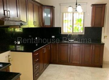Casa de 4 habitaciones, Panamá · Casa en Clayton PH Embassy Gardens en Venta