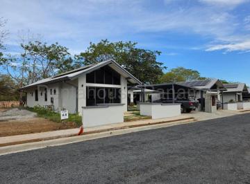Casa de 3 habitaciones, Pedasí · Venta de Casa en Playa Venao Pedasi Riverwalk