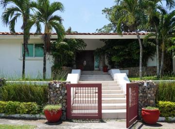Casa de 4 habitaciones, San Carlos · Casa Unifamiliar en Alquiler en Punta Barco Village
