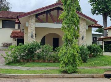 Casa de 4 habitaciones, Panamá · Senderos de Cruces Preciosa Quinta