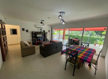 Casa de 3 habitaciones, Chame · Venta Casa Punta Chame