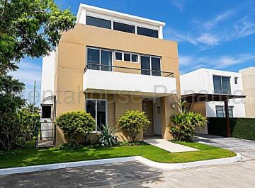 Casa de 3 habitaciones, Panamá · Alquiler de Casa en Costa Sur Villa Sur 286 m