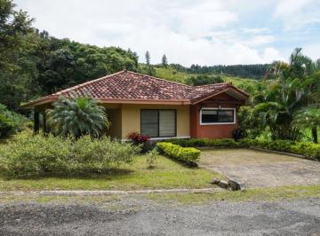 Casa de 2 habitaciones, Chame · Encantadora Casa de Montaña de Dos Dorm. en Venta en Altos del Maria