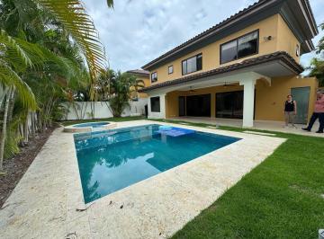 Casa · 350m² · 4 Recámaras · 2 Estacionamientos · Casa en Costa del Este con Pisicna 4 Recamas en Antigua Mld