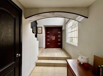 Casa · 233m² · 3 Recámaras · 2 Estacionamientos · Casa a La Venta Bosques de Las Cibeles