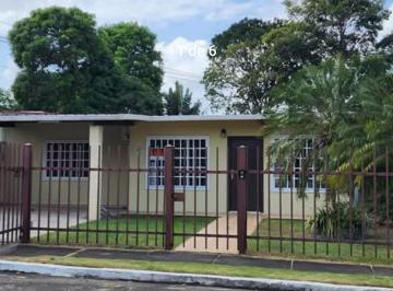 Frente de la propiedad · Amplia Casa 4r/3b, Recién Remodelada. Arraiján.