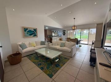 Casa · 216m² · 3 Recámaras · 2 Estacionamientos · Casa en Venta Amoblada en PH Vista Mar, San Carlos