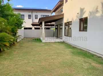 Casa de 3 habitaciones, Panamá · Oportunidad. Vendo Casa en Residencial The Woods en Santa Maria. 331 m² Mrm