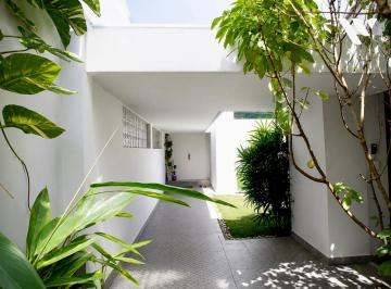 Casa · 347m² · 4 Recámaras · 2 Estacionamientos · Casa en Venta con Piscina | Betania