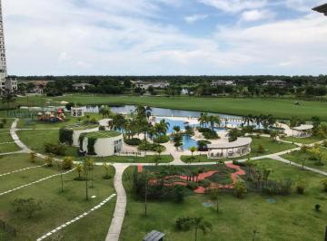 Apartamento de 4 habitaciones, Panamá · Venta de Apartamento en Planta Baja en Santa María, PH The Reserve.