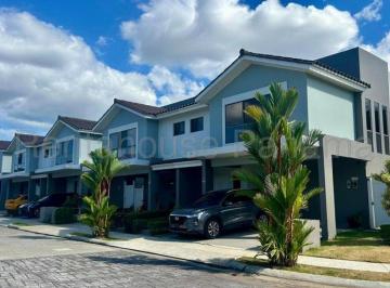 Casa de 3 habitaciones, San Miguelito · Venta de Casa Brisas del Golf