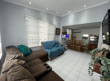 Casa de 3 habitaciones, Panamá · Casa en Venta, en Condado del Rey