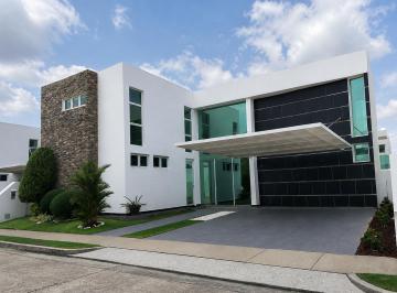 Casa · 345m² · 3 Recámaras · 2 Estacionamientos · Casa en Venta y Alquiler en Costa Sur - PH Costa Esmeralda