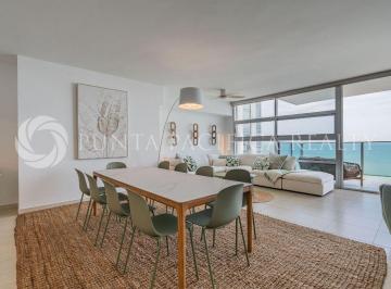 Apartamento de 3 habitaciones, Panamá · Apartamento Totalmente Remodelado con Vista Directa Al Mar | Av Balboa | PH Waters On The Bay
