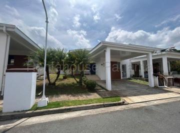 Casa de 4 habitaciones, La Chorrera · Alquilo Casa en Costa Verde