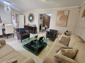 Casa de 3 habitaciones, Panamá · Venta de Casa en Versalles
