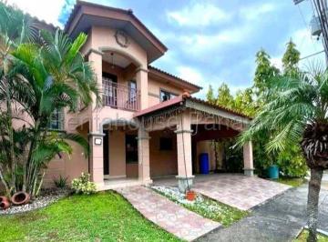 Casa de 4 habitaciones, Panamá · Venta de Casa en Versalles PH Versalles I