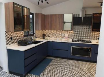 Casa de 3 habitaciones, Panamá · Venta de Casa Remodelada en Embassy Garden